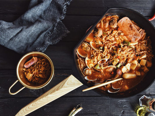 Сковорода 8Inch разносторонней не ручки алюминиевая для индукции Cooktops