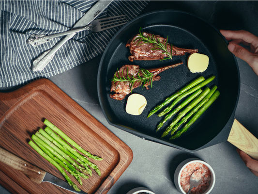 Сковорода 8Inch разносторонней не ручки алюминиевая для индукции Cooktops